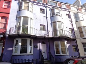 2 bedroom Flat for s...